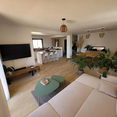 Maison A Deux Pas Des Plages, Jardin, Terrasse, Terrain De Petanque Et Bbq * Mèze